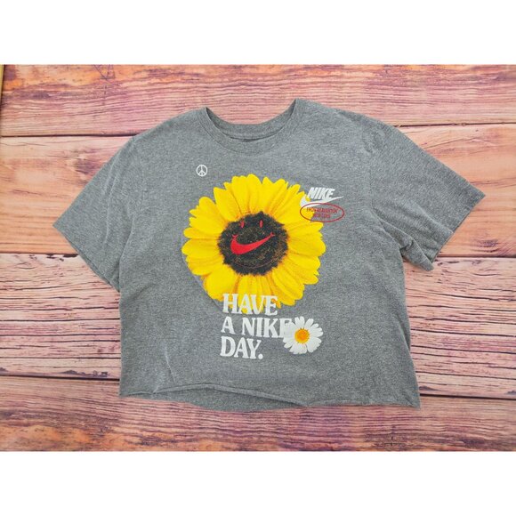 Nike Womens Sunflower Graphic Crop Tshirt Medium - Picture 3 of 7